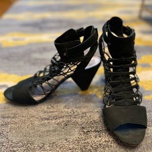 Vince Camuto Eval Black Gladiator Sandal